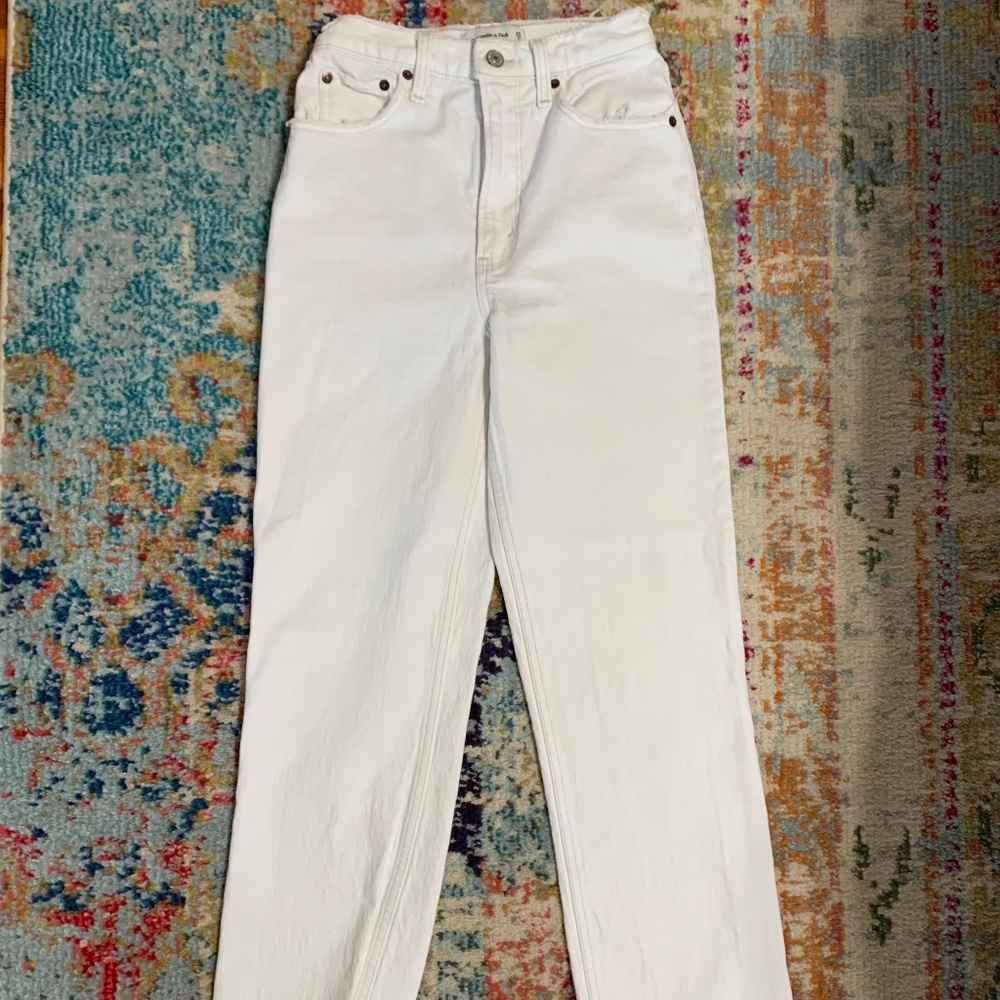 Women's Ultra High Rise 90s Straight Jeans | Cream | A&F